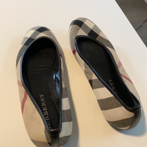 Burberry flats - Picture 2 of 4